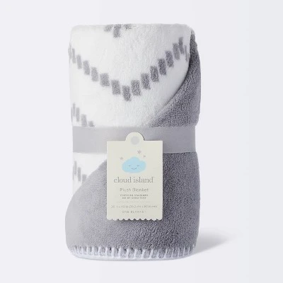 Plush Baby Blanket - Chevron - Gray - Cloud Island™ 5 Plush Baby Blanket - Chevron - Gray - Cloud Island™ - Image 3